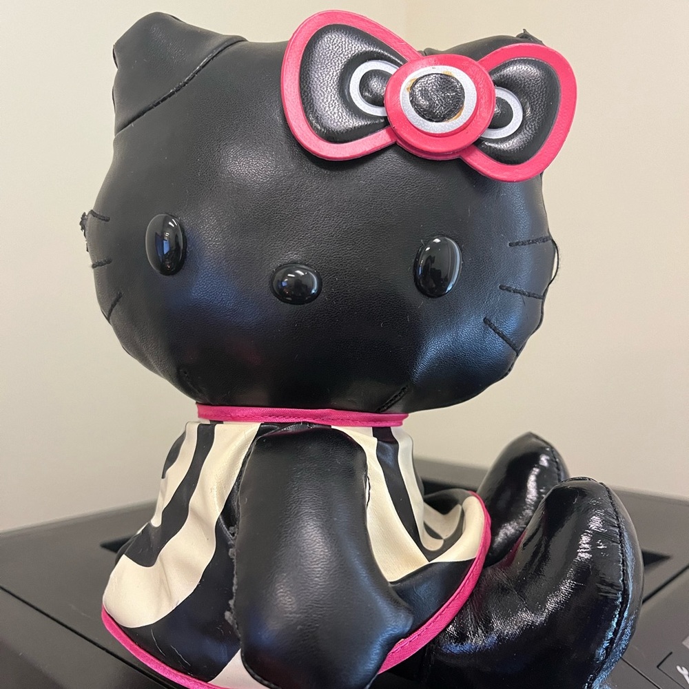 Hello Kitty MAC Doll😍 Collector’s item!🥳